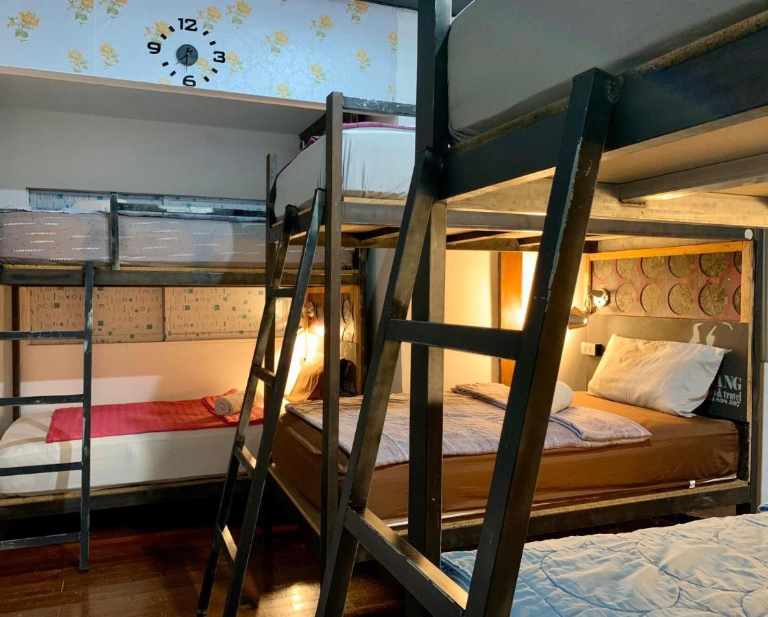 Chang Bed And Bar Hostel (Adults Only) Сураттхани Экстерьер фото